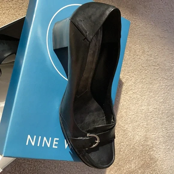 Shoes - Picture 2 of 3